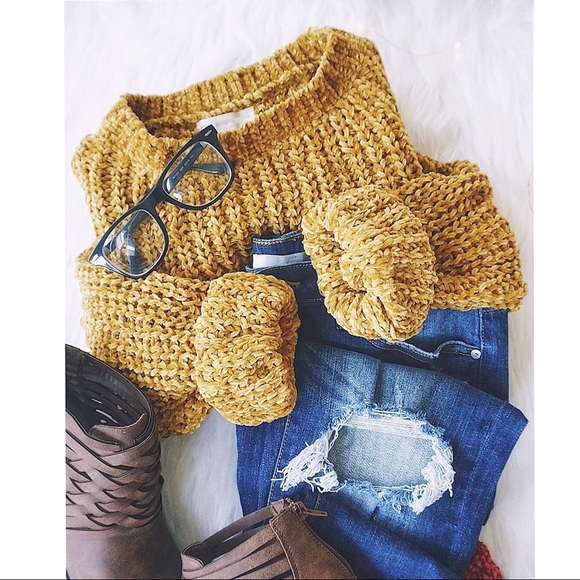 Chenille Ochre Scalloped Loose Knit Sweater - Picture 2 of 8